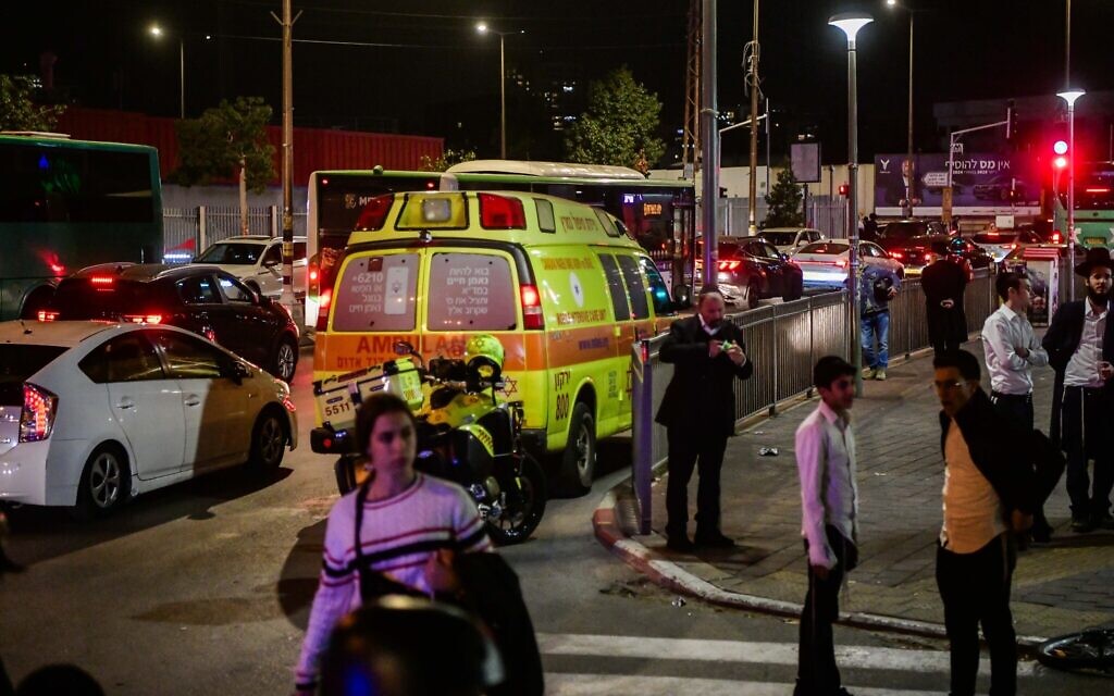 Man lightly hurt in Bnei Brak terror ramming; Arab Israeli driver arrested