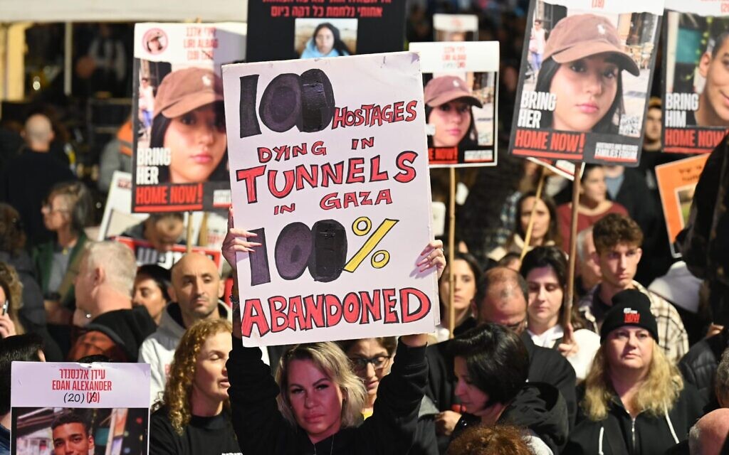 Weekly protests urge Netanyahu to strike hostage deal, without phased release