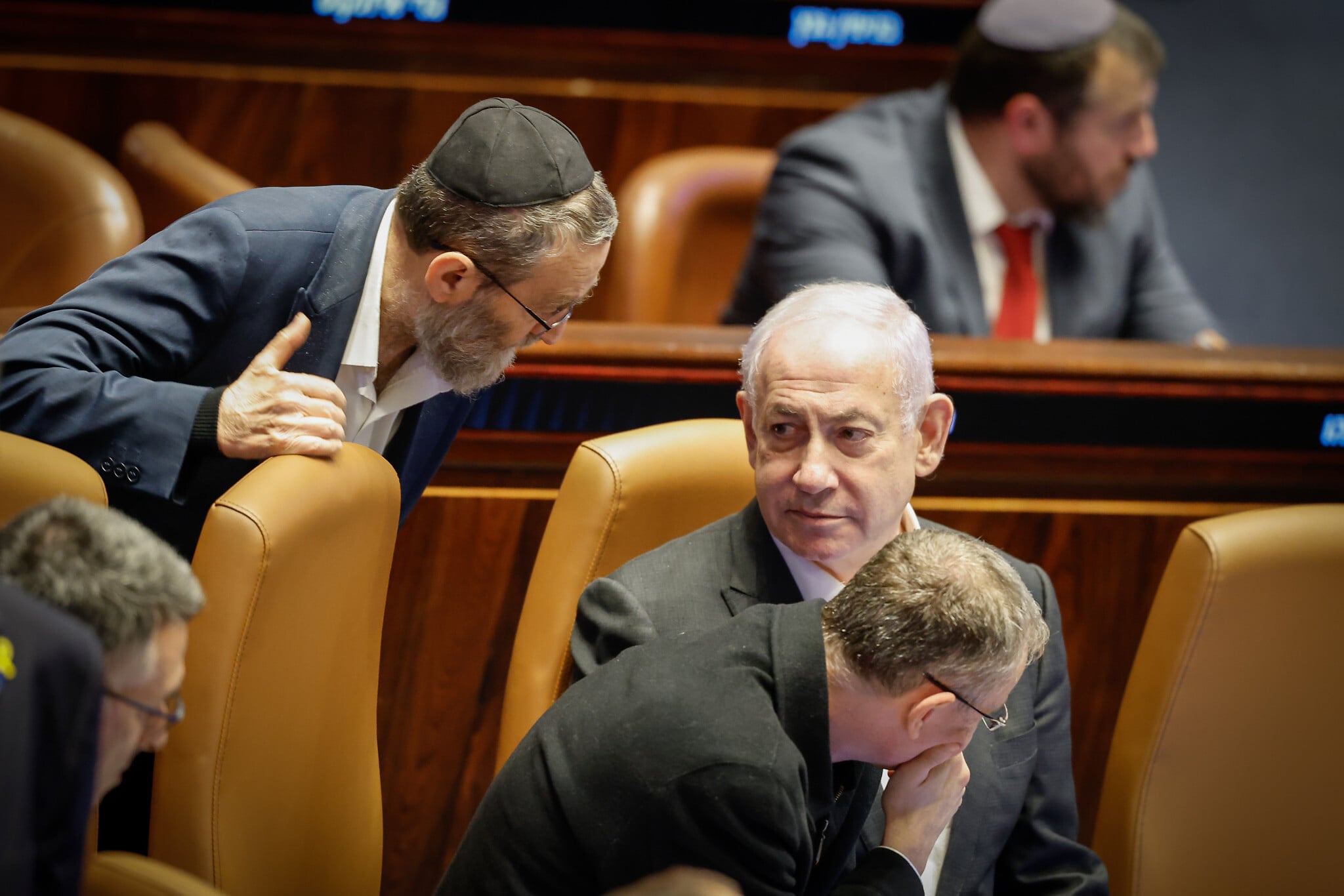 Fresh election poll shows both blocs shy of majority; new right-wing parties...