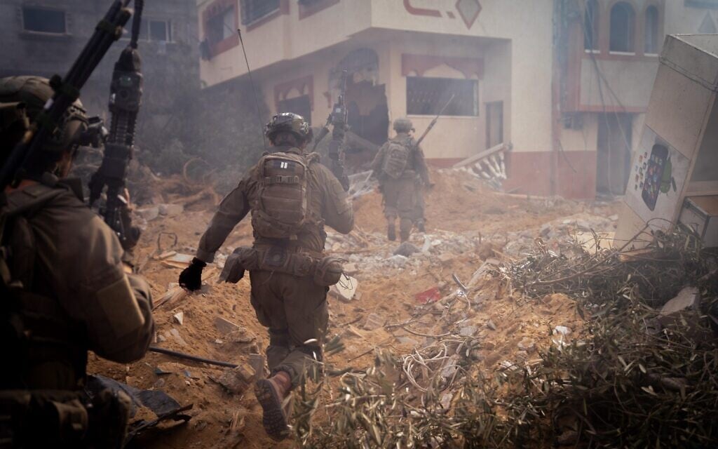 IDF soldiers operate in Gaza, in a handout photo issued on December 16, 2024. (Israel Defense Forces) IDF soldiers operate in Gaza, in a handout photo issued on December 16, 2024. (Israel Defense Forces)