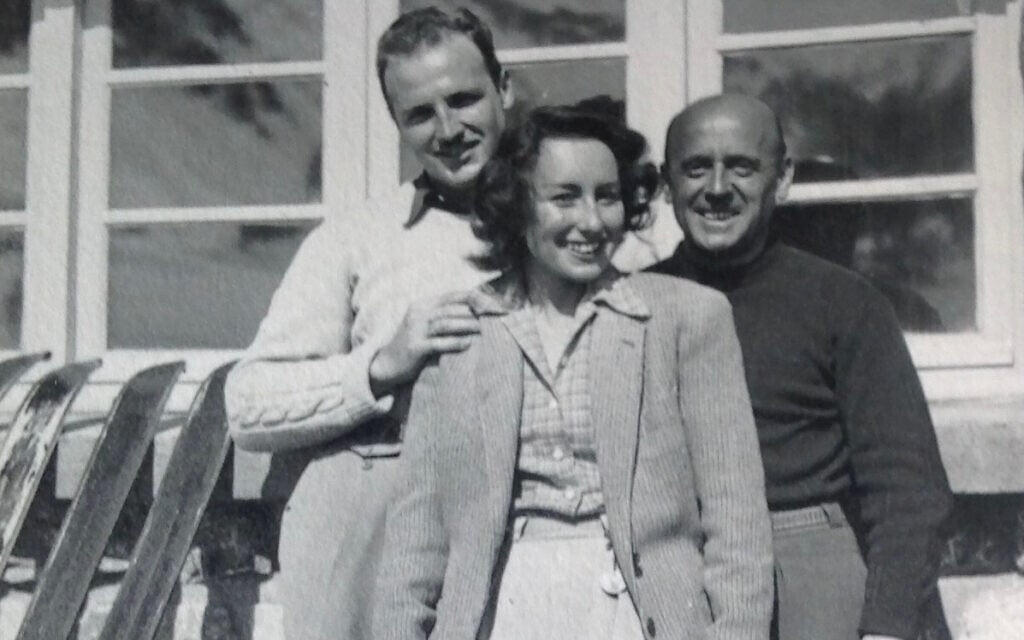 Marion Müller (center) with two unnamed men in Val d’Isère, c. 1942–44. (Courtesy of Rosie Whitehouse)