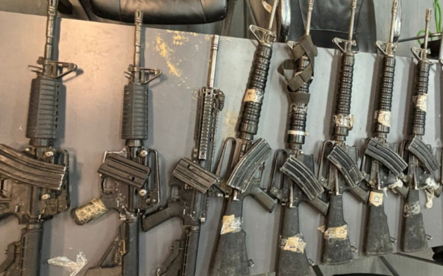 Idf Says It Foiled Overnight Attempt To Smuggle 13 Assault Rifles Into