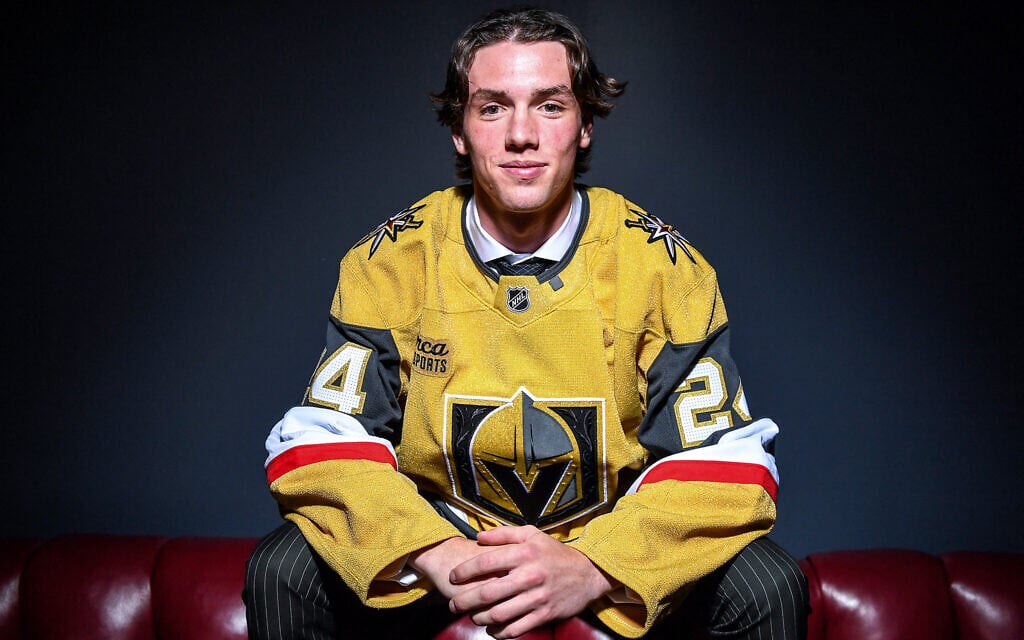 Trevor Connelly poses for a portrait after being drafted by the Vegas Golden Knights with the 19th overall pick during the 2024 Upper Deck NHL Draft at Sphere on June 28, 2024, in Las Vegas, Nevada. (Candice Ward / GETTY IMAGES NORTH AMERICA / Getty Images via AFP) Trevor Connelly poses for a portrait after being drafted by the Vegas Golden Knights with the 19th overall pick during the 2024 Upper Deck NHL Draft at Sphere on June 28, 2024, in Las Vegas, Nevada. (Candice Ward / GETTY IMAGES NORTH AMERICA / Getty Images via AFP)