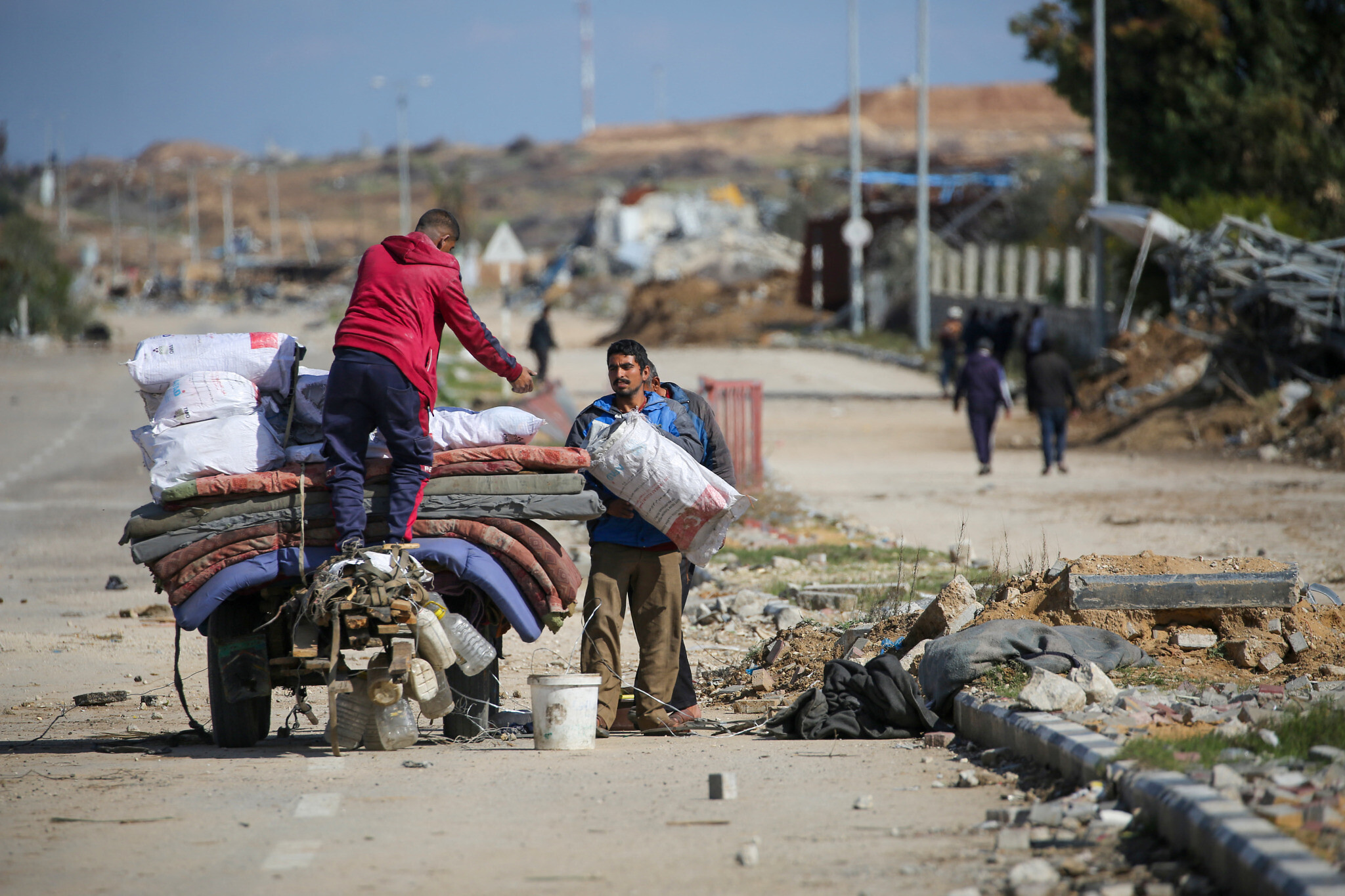 Israel blocks Palestinians from returning to north Gaza after Hamas breaks truce terms