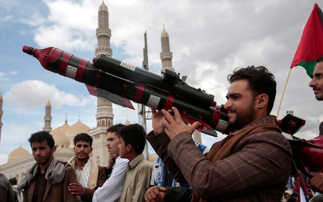 A Houthi supporter holds a mock missile during a protest marking Jerusalem Day in support of Palestinians in the Gaza Strip, in Sanaa, Yemen, April 5, 2024. (AP Photo/Osamah Abdulrahman, File) A Houthi supporter holds a mock missile during a protest marking Jerusalem Day in support of Palestinians in the Gaza Strip, in Sanaa, Yemen, April 5, 2024. (AP Photo/Osamah Abdulrahman, File)
