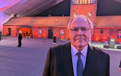 Chairman of Yad Vashem Dani Dayan at Auschwitz to observe the commemoration of the 80th anniversary of the death camp's liberation, January 27, 2025, International Holocaust Remembrance Day. (Yad Vashem)