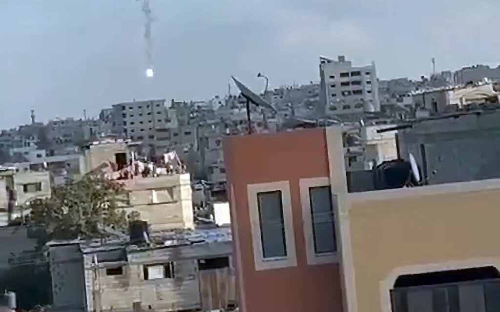 A rocket launched from central Gaza is about to land inside the Strip's Bureij camp, February 13, 2025. (Screenshot: X; used in accordance with Clause 27a of the Copyright Law)