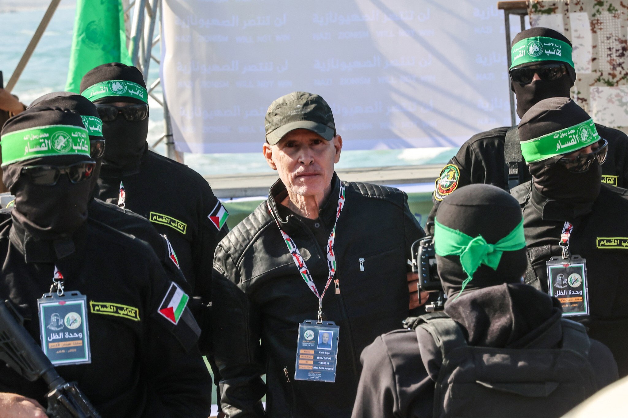NextImg:Keith Siegel forced to write thank-you letter to Hamas captors ahead of release