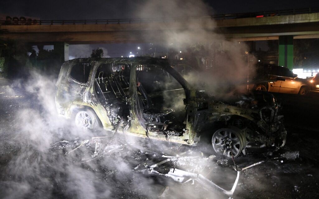 UNIFIL’s outgoing deputy chief wounded as convoy attacked by pro-Hezbollah rioters