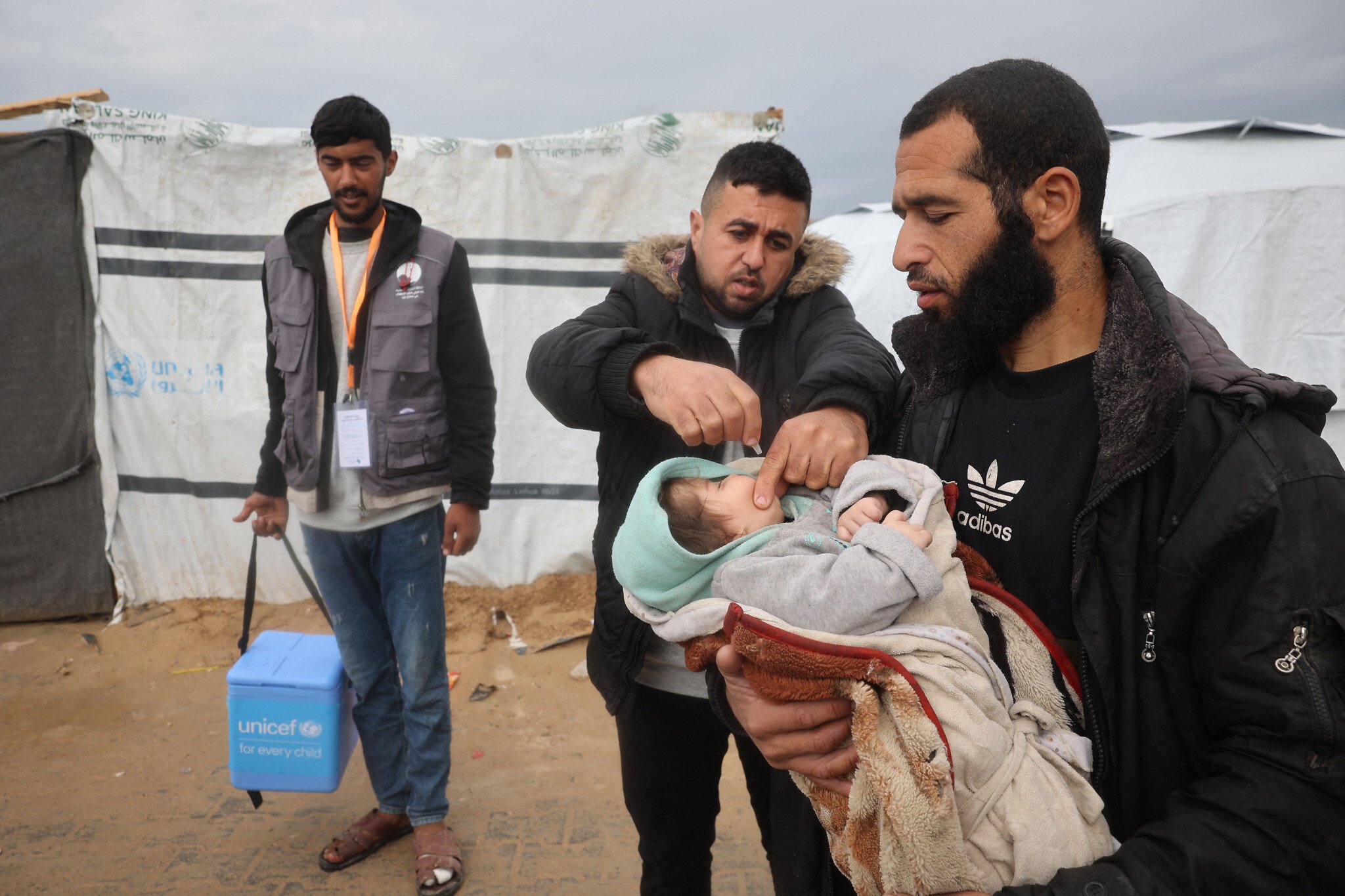 Gaza polio vaccination drive reached 600,000 children in five days, WHO says