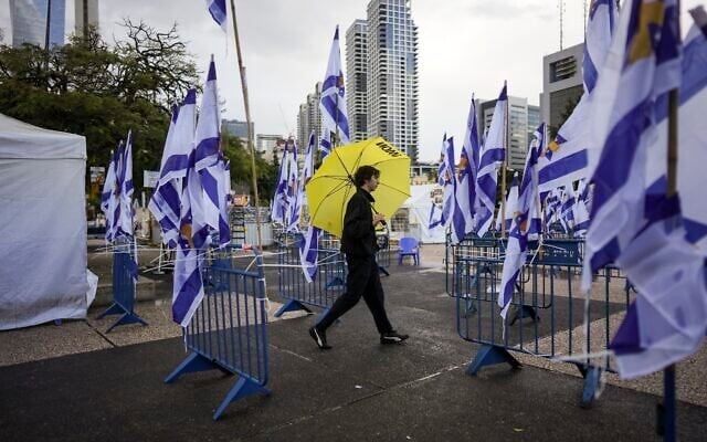 Israeli flags are displayed at Hostages Square in Tel Aviv, February 20, 2025, ahead of the return by Hamas of what are believed to be the bodies of four Israeli hostages, including Shiri Bibas and her two children (AP Photo/Oded Balilty) Israeli flags are displayed at Hostages Square in Tel Aviv, February 20, 2025, ahead of the return by Hamas of what are believed to be the bodies of four Israeli hostages, including Shiri Bibas and her two children (AP Photo/Oded Balilty)