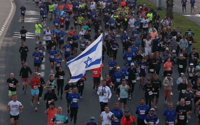 Participants in the 2025 Tel Aviv Marathon (Tel Aviv Marathon, Sport photography)