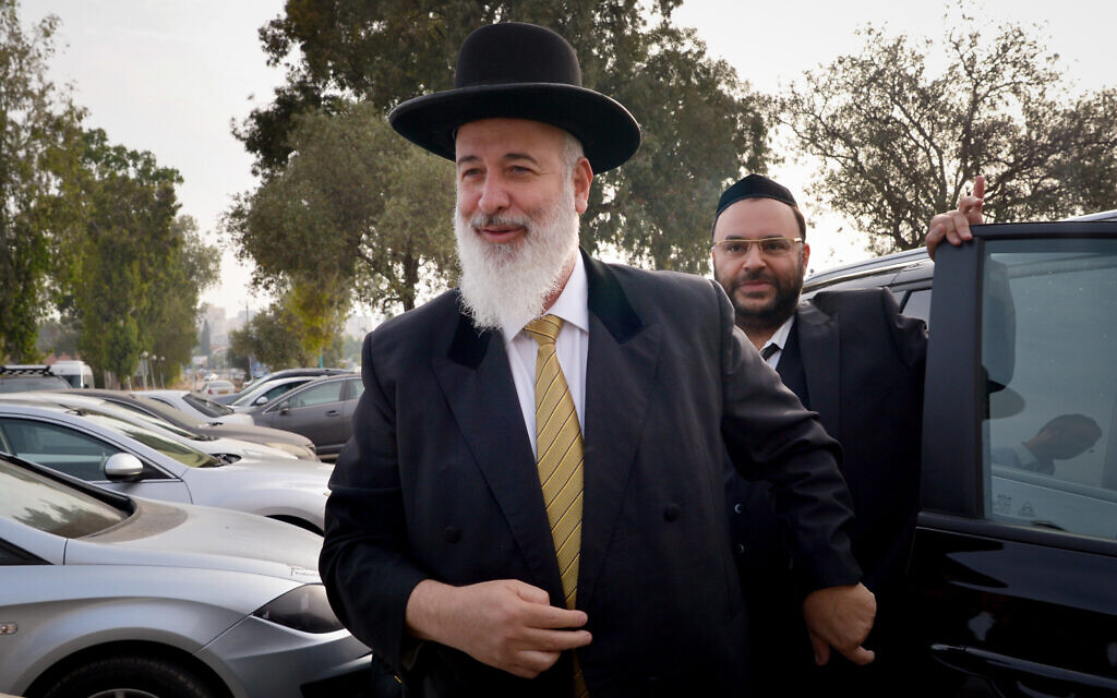 Police investigate former chief rabbi Metzger on suspicion he molested teenage boy