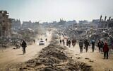 Displaced Palestinians return to their homes in northern Gaza, January 29, 2025. (Khalil Kahlout/Flash90)