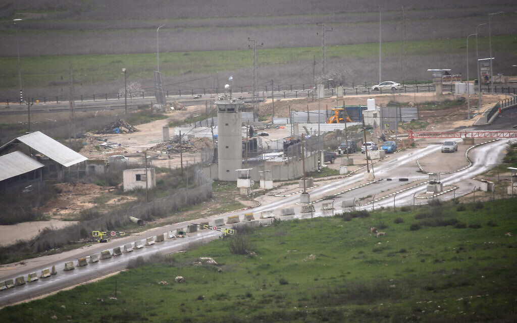 Troops neutralize explosive-laden car, Palestinian shot near army base, in West Bank