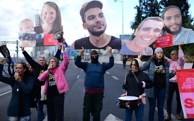 Hostage families and a women's group block the Ayalon Highway in Tel Aviv, during a protest calling for the release of those held by Hamas terrorists in Gaza on February 13,, 2025 (Tomer Neuberg/Flash90)