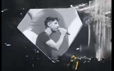 Idan Amedi preforms in his first major concert since recovering from wounds suffered in a Gaza explosion, in Jerusalem, February 19, 2025. (Screenshot from X, used in accordance with Clause 27a of the Copyright Law)