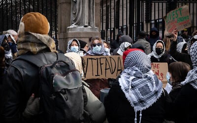 Anti-Israel activists protest outside Columbia University, January 21, 2025. (Luke Tress/Times of Israel)
