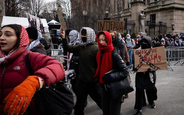 Anti-Israel activists protest outside Columbia University, January 21, 2025. (Luke Tress/Times of Israel)
