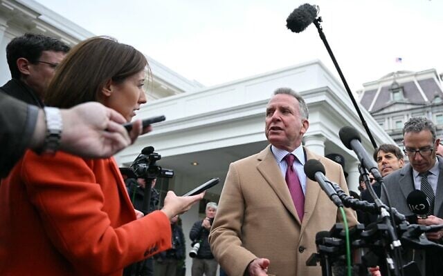 US Middle East envoy Steve Witkoff speaks to reporters outside the West Wing of the White House in Washington, March 6, 2025. (Mandel Ngan / AFP) US Middle East envoy Steve Witkoff speaks to reporters outside the West Wing of the White House in Washington, March 6, 2025. (Mandel Ngan / AFP)