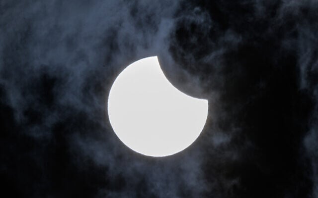This photograph shows a partial solar eclipse seen from Nantes on March 29, 2025 (Loic VENANCE / AFP) This photograph shows a partial solar eclipse seen from Nantes on March 29, 2025 (Loic VENANCE / AFP)