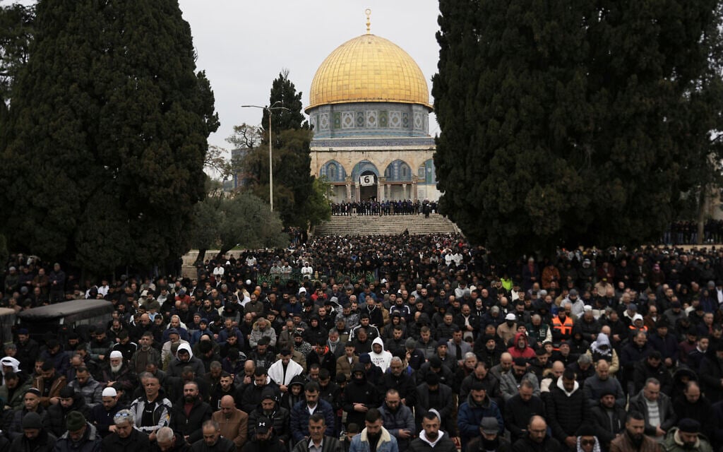Worshippers at the Al-Aqsa Mosque compound take part in the first Friday Prayers of the Muslim holy month of Ramadan in the Old City of Jerusalem, March 7, 2025. (AP Photo/Mahmoud Illean)
