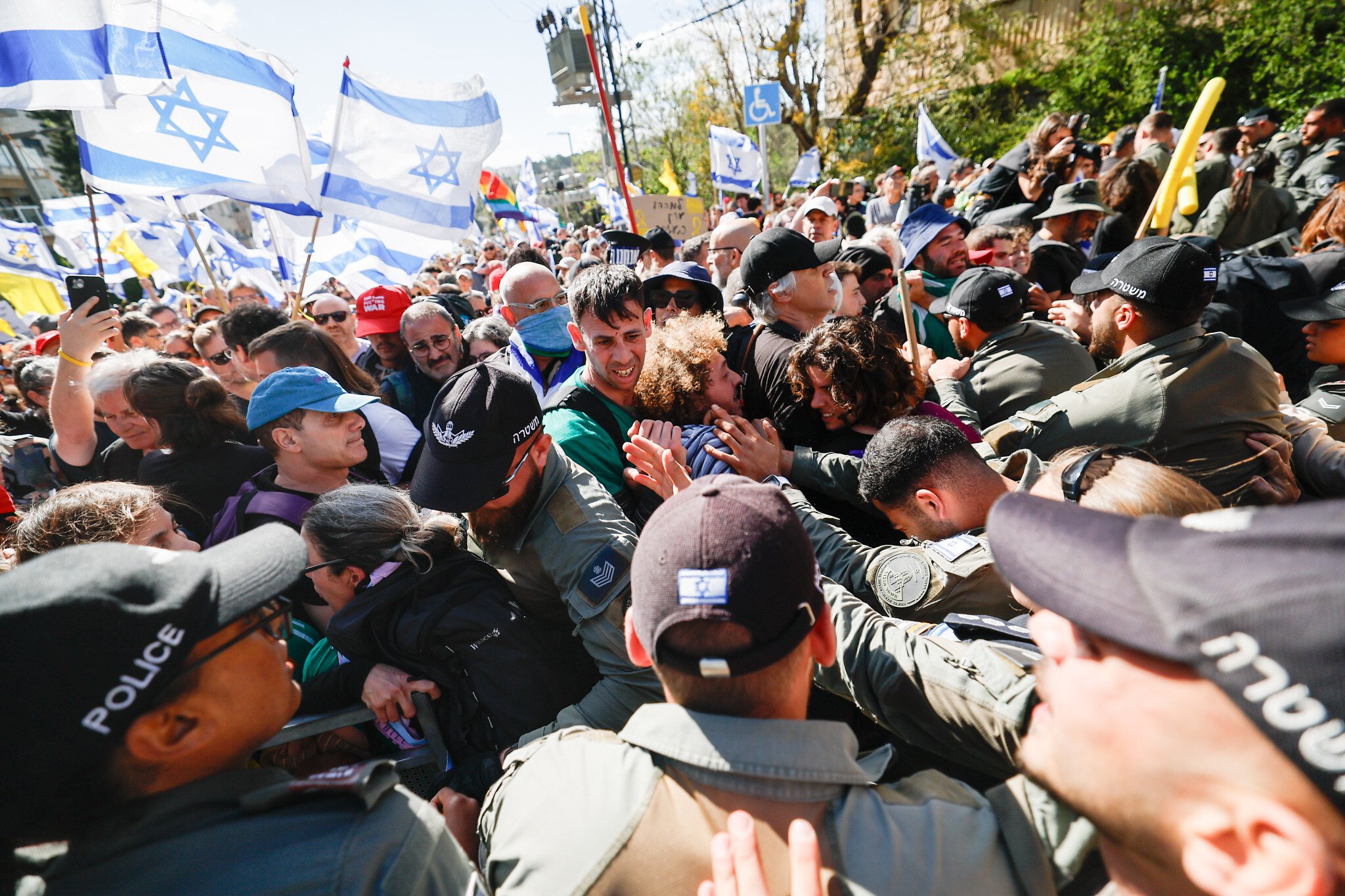 NextImg:Major protests in Jerusalem as government seeks to fire Shin Bet chief, renews Gaza war