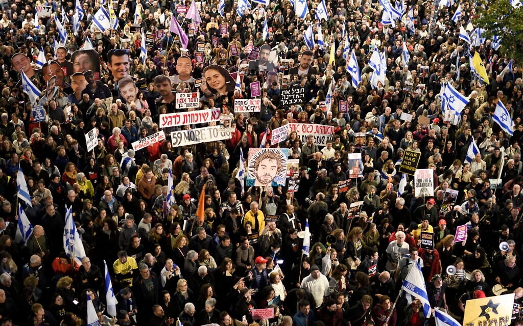 Israelis protest, calling for a deal to secure the release of hostages held captive in Gaza, on March 22, 2025, in Tel Aviv. (Gili Yaari /FLASH90)