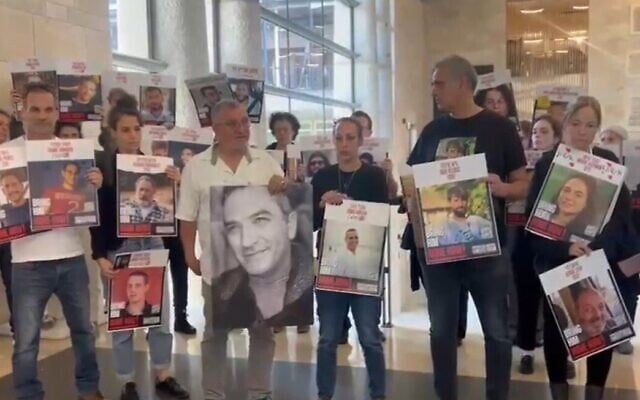 Lishay Miran Lavi (center) at the Knesset on March 18, 2025 (Hostages Families Forum)