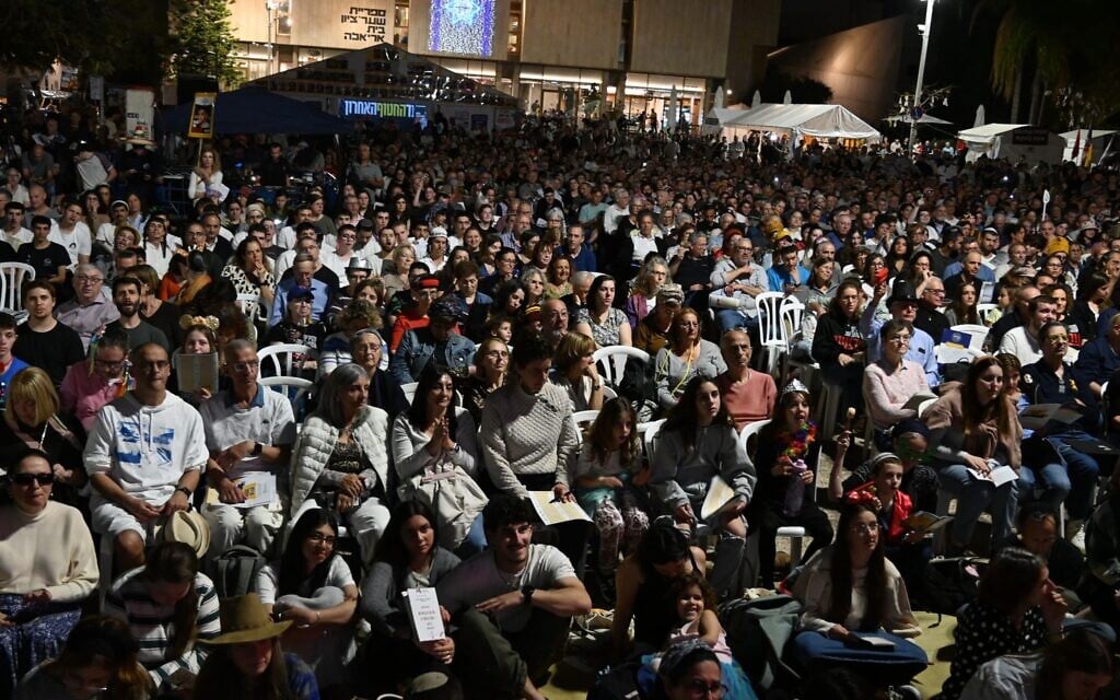 Thousands of Israelis gather in Hostages Square on March 13, 2025 for a Purim reading of the Book of Esther (Megillat Esther). (Paulina Patimer/Hostages Families Forum)