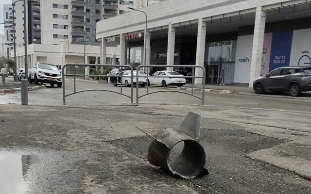 Part of a rocket in Rishon Lezion after Hamas fired rockets at central Israel on March 20, 2025 (used in accordance with Clause 27a of the Copyright Law)