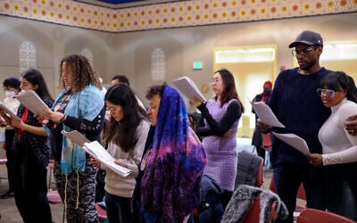Shabbat services at the 2025 Keshet Shabbaton for LGBTQ+ Jews of Color (Courtesy/Keshet)