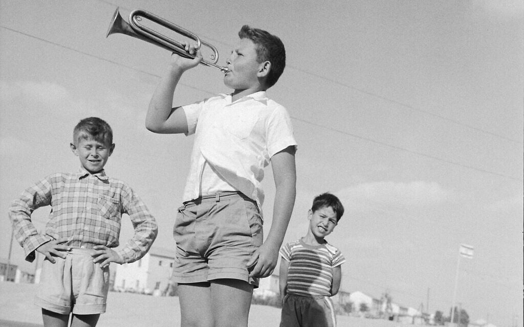 Israel of yore seen in exhibit of French photographer’s works at Jerusalem museum
