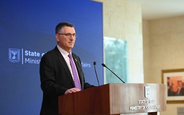 Foreign Minister Gideon Sa’ar at a press conference for foreign media in Jerusalem, April 1, 2025. (Mordechai Gordon/Foreign Ministry)
