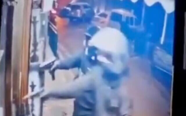 Security camera footage from the scene of a triple homicide shows two masked gunmen opening fire at a hookah store in the central city of Ramle, April 11, 2025. (X screenshot; used in accordance with Clause 27a of the Copyright Law) Security camera footage from the scene of a triple homicide shows two masked gunmen opening fire at a hookah store in the central city of Ramle, April 11, 2025. (X screenshot; used in accordance with Clause 27a of the Copyright Law)