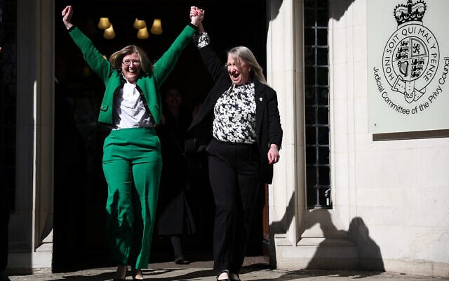 Susan Smith (L) and Marion Calder, directors of For Women Scotland celebrate as they leave Britain's Supreme Court in London on April 16, 2025, following the court's ruling on how to define a 'woman'. (HENRY NICHOLLS / AFP) Susan Smith (L) and Marion Calder, directors of For Women Scotland celebrate as they leave Britain's Supreme Court in London on April 16, 2025, following the court's ruling on how to define a 'woman'. (HENRY NICHOLLS / AFP)