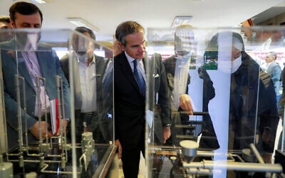 This handout picture made available by the Atomic Energy Organization of Iran (AEOI) office shows Director-General of the International Atomic Energy Agency (IAEA) Rafael Grossi (C) during a tour of the organization headquarters in Tehran with the head of the AEOI on April 17, 2025. (Atomic Energy Organization of Iran / AFP) This handout picture made available by the Atomic Energy Organization of Iran (AEOI) office shows Director-General of the International Atomic Energy Agency (IAEA) Rafael Grossi (C) during a tour of the organization headquarters in Tehran with the head of the AEOI on April 17, 2025. (Atomic Energy Organization of Iran / AFP)