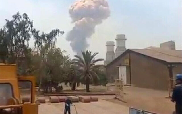 This image grab taken from footage released by the state television Islamic Republic of Iran Broadcasting News on April 26, 2025 shows smoke billowing following an explosion at the Shahid Rajaee port dock southwest of Bandar Abbas (IRIBNEWS / AFP) This image grab taken from footage released by the state television Islamic Republic of Iran Broadcasting News on April 26, 2025 shows smoke billowing following an explosion at the Shahid Rajaee port dock southwest of Bandar Abbas (IRIBNEWS / AFP)