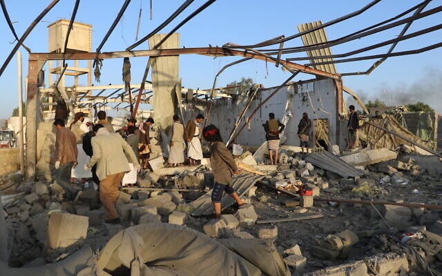 Yemenis inspect the rubble of a building hit in US strikes in the northern province of Saada on April 28, 2025. (AFP) Yemenis inspect the rubble of a building hit in US strikes in the northern province of Saada on April 28, 2025. (AFP)