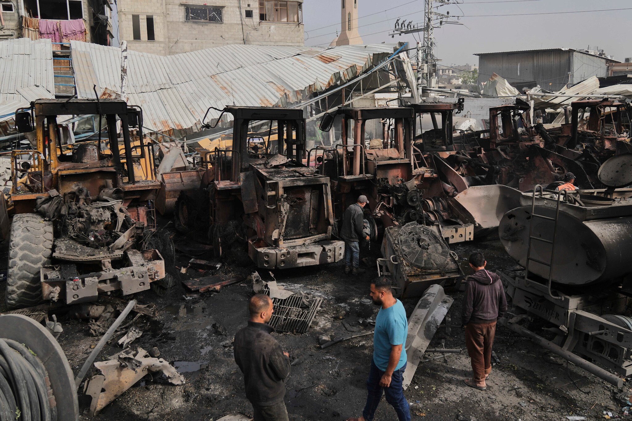 Israeli Strikes Kill 17, Destroy Humanitarian Equipment