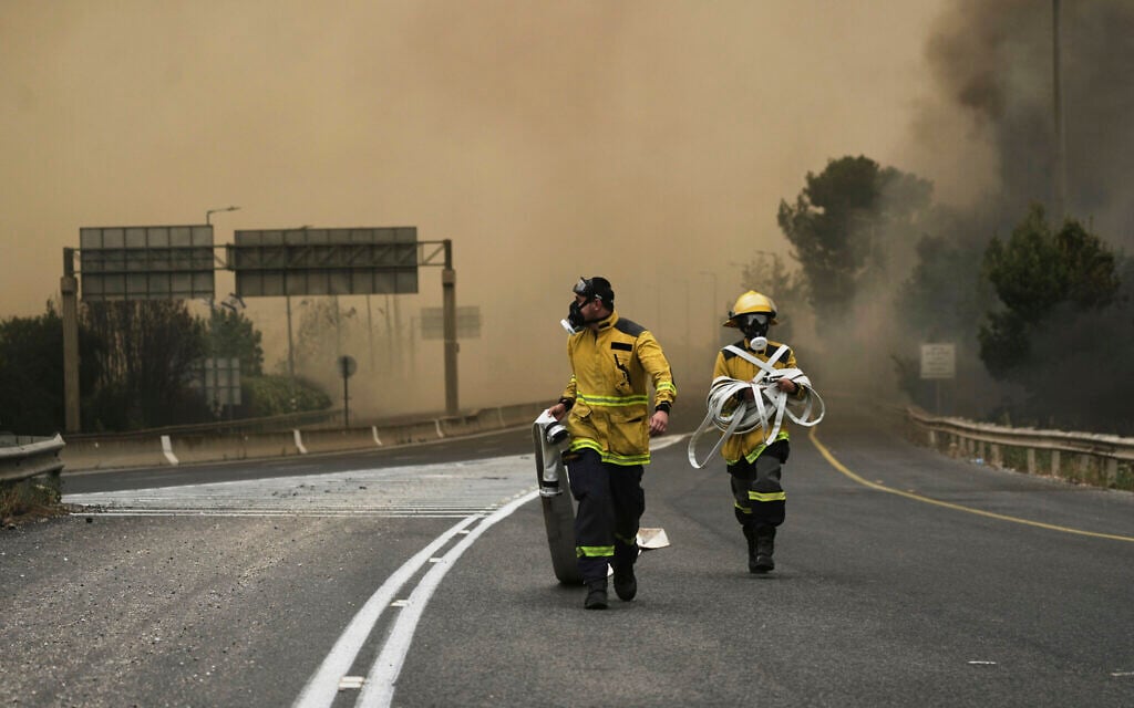 163 crews battle Jerusalem-area fire which official says may be Israel’s largest ever