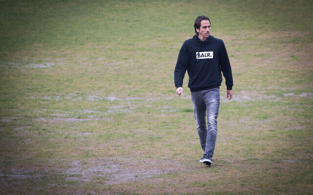 Yossi Benayoun pictured at the training facility of his former club Beitar Jerusalem, January 27, 2017. (Yonatan Sindel/Flash90) Yossi Benayoun pictured at the training facility of his former club Beitar Jerusalem, January 27, 2017. (Yonatan Sindel/Flash90)