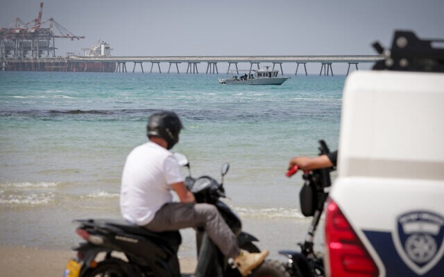 Search and rescue teams search for a diver who has been missing since he was attacked by sharks near the beach in Hadera, April 22, 2025. (Tal Gal/FLASH90)