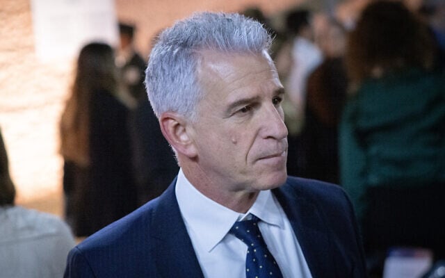 Mossad chief David Barnea attends a ceremony at the Yad Vashem Holocaust Memorial Museum in Jerusalem on April 23, 2025. (Chaim Goldberg/Flash90)