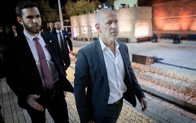 Shin Bet chief Ronen Bar attends a ceremony held at the Yad Vashem Holocaust Memorial Museum in Jerusalem, April 23, 2025. (Chaim Goldberg/Flash90)