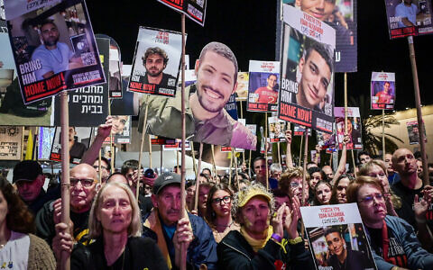 A rally calling for the release of Israelis held hostage by Hamas terrorists in Gaza, at Hostages Square in Tel Aviv, April 26, 2025. (Avshalom Sassoni/Flash90)
