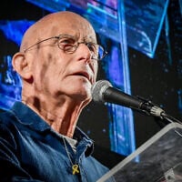 Former Shin Bet chief Ami Ayalon speaks during an anti-government protest at Habima Square, Tel Aviv, April 26, 2025. (Avshalom Sassoni/Flash90)