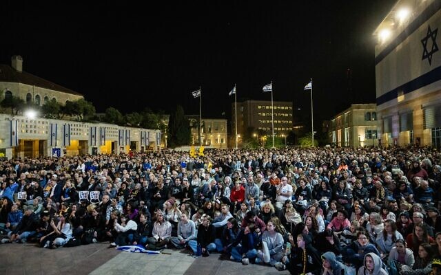 A prayer rally at Safra Square in Jerusalem,
for the release of hostages being held in the Gaza Strip, April 27, 2025. (Chaim Goldberg/ Flash90) A prayer rally at Safra Square in Jerusalem,
for the release of hostages being held in the Gaza Strip, April 27, 2025. (Chaim Goldberg/ Flash90)