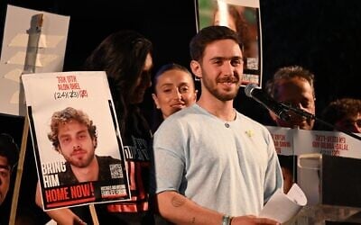 Released hostage Omer Shem Tov speaks at Hostages Square in Tel Aviv, April 19, 2025. (Paulina Patimer/Hostages and Missing Families Forum)