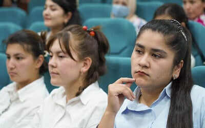 Illustrative photo of students in Namangan, Uzbekistan. (Wikimedia Commons)